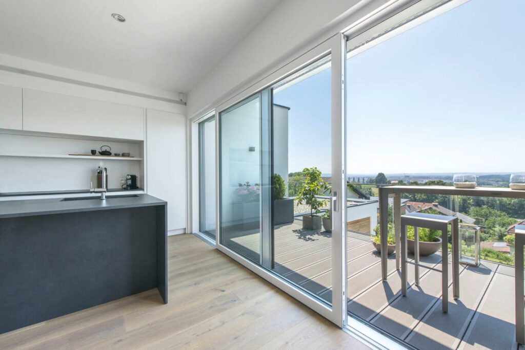 Istota termoizolacyjności w szkleniach wielkogabarytowych