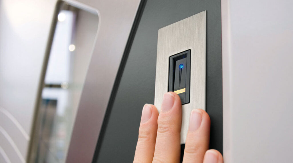 System Ekey w nowych drzwiach Internorm w Warszawie